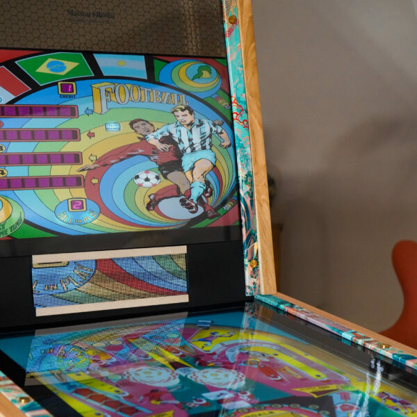 retro luxury pinball machine screen football game