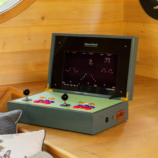 Marianna portable arcade console