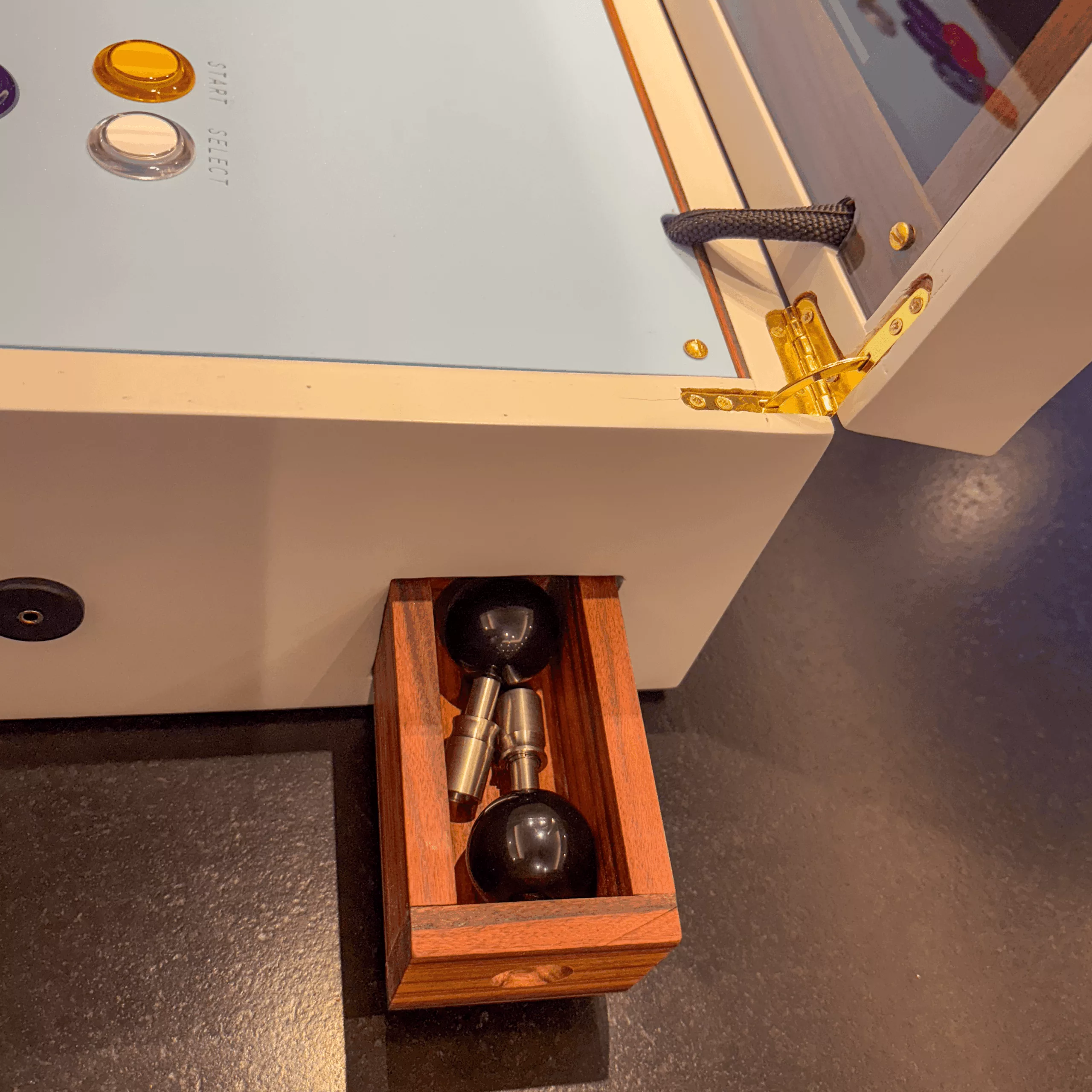 Marianna Handheld Arcade Cabinet - Lumina - Image 5